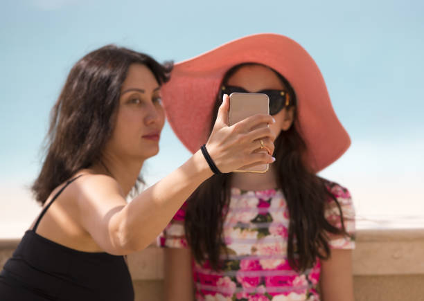 istock girls selfie 1138786411