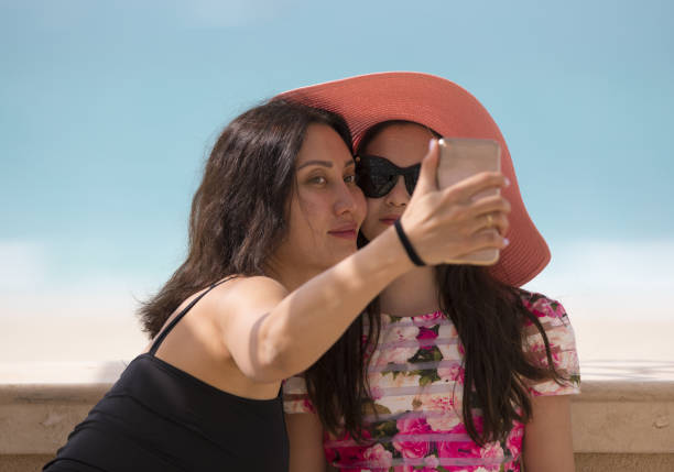 istock girls selfie 1138790438