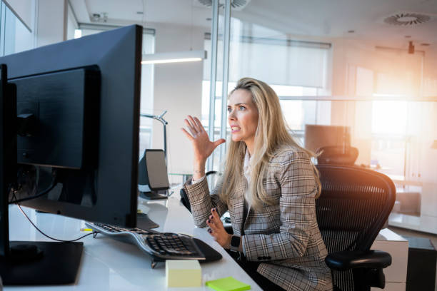 istock Business woman working at the office 1138800277