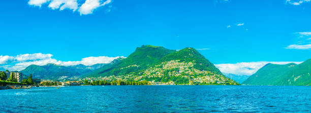 stare miasto lugano z widokiem na jezioro lugano w szwajcarii - ticino canton mountain lake lugano lake zdjęcia i obrazy z banku zdjęć