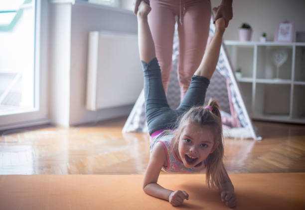 istock Mom what are you doing? 1138808045