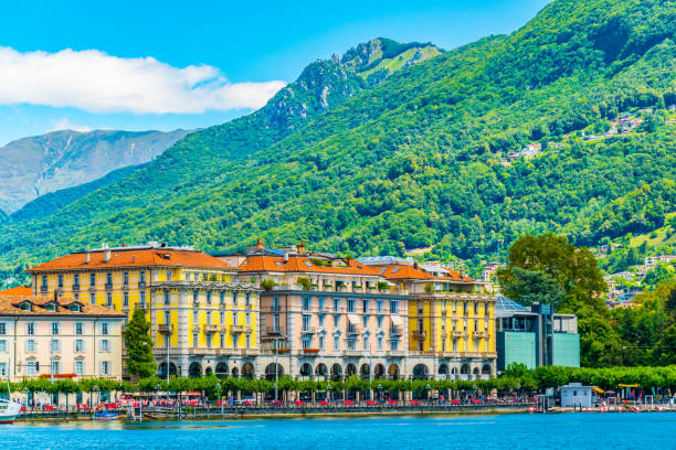 stare miasto lugano z widokiem na jezioro lugano w szwajcarii - ticino canton mountain lake lugano lake zdjęcia i obrazy z banku zdjęć