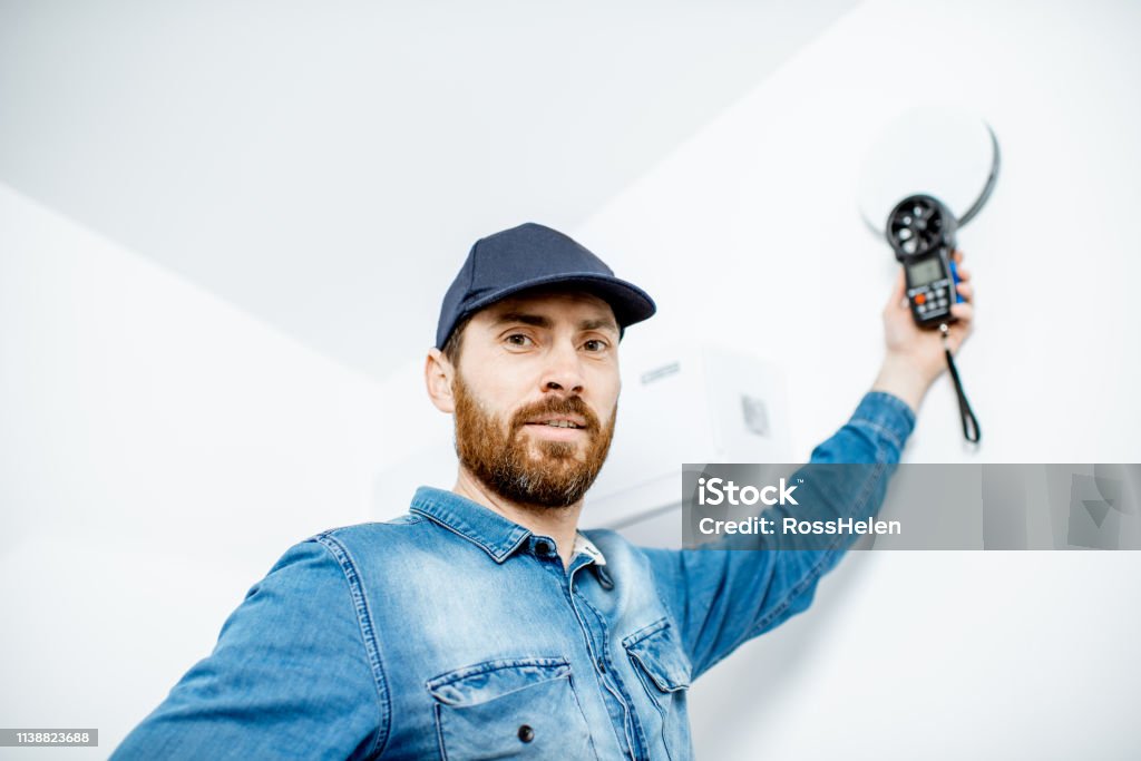 Controllo del tuttofare della ventilazione dell'aria - Foto stock royalty-free di Controllo di qualità