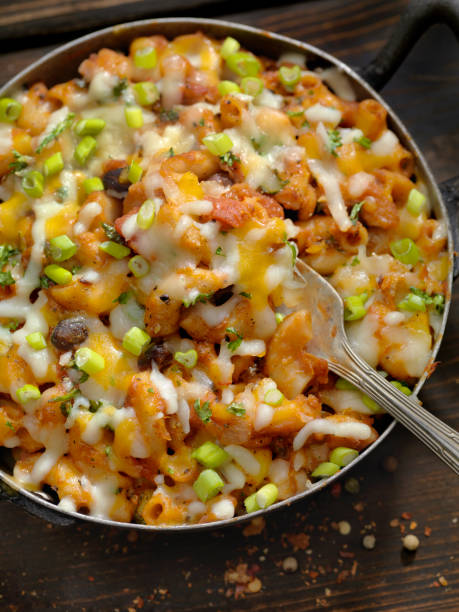 istock Vegetarian Chili and Macaroni 1138853758