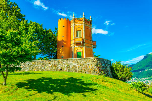 torre rossa nel parco tassino di lugano, svizzera - 11325 foto e immagini stock