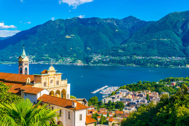 santuário de madonna del sasso em locarno, switzerland - landmarks roof staircase landscape - fotografias e filmes do acervo