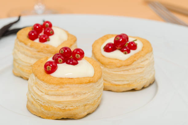 Vol au vent with vanilla cream and fresh fruits