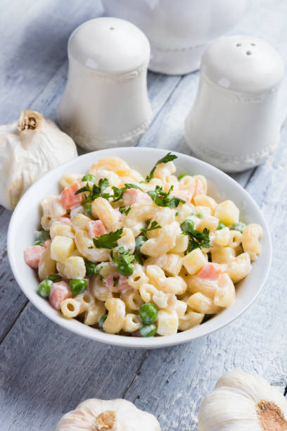 istock Homemade macaroni salad with vegetables 1138935032