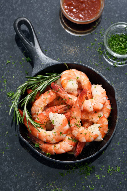 istock Shrimps in a skillet 1138956754