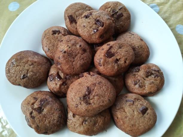 istock Chocolate chips cooking - homestyle cookies 1138960788