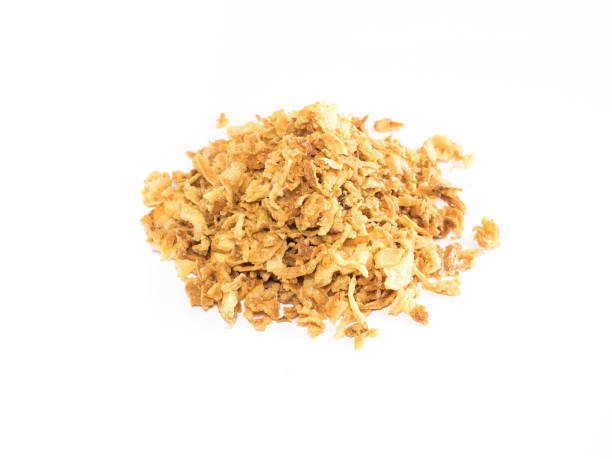 istock Crunchy fried onion mountain on white background, detail pic 1139067661