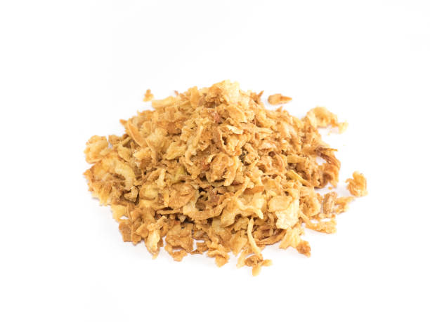 istock Crunchy fried onion mountain on white background, detail pic 1139067710