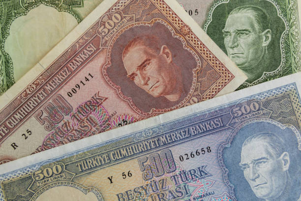 istock close up old turkish lira banknotes 1139085818