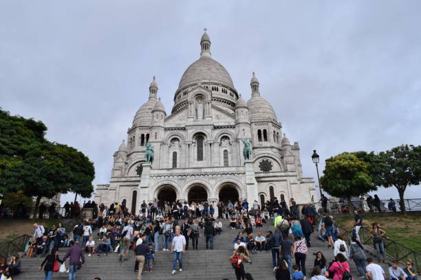 istock Coronation Heart of Paris 1139104512