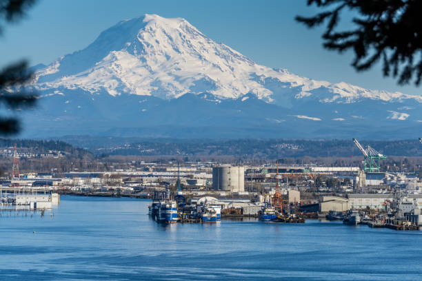 istock Northwest Port And Mountain 2 1139109496