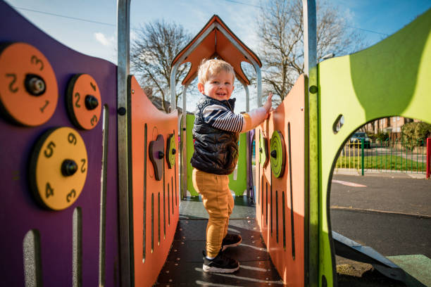 jungle gym exploration - child jungle gym playground laughing imagens e fotografias de stock