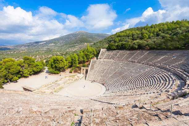 エピダウロス古代劇場 (ギリシャ) - epidaurus greece epidavros amphitheater ストックフォトと画像