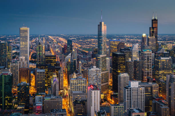 chicago cityscape at night aéreas view - edificio hancock chicago fotografías e imágenes de stock