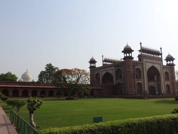 istock Mosque in the territory Taj Mahal, India. 1139283079