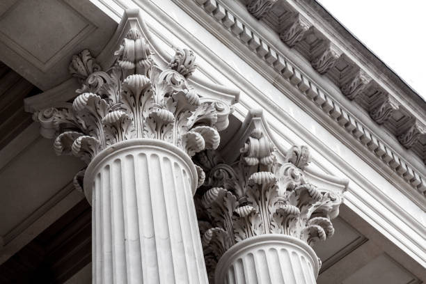 古代イオンカラムの装飾的なディテール - law column courthouse greek culture ストックフォトと画像