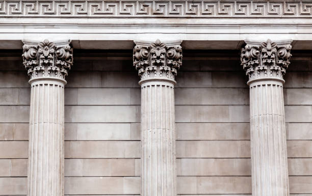 row of columns - column base strength courthouse imagens e fotografias de stock