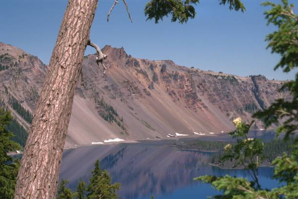 istock Crater Lake, Oregon 1139300786