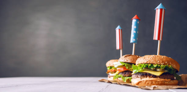 4 de julho hambúrgueres - freedom sandwich bread food - fotografias e filmes do acervo