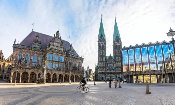 market square in Bremen with Cathedral and town hall in the morning sun