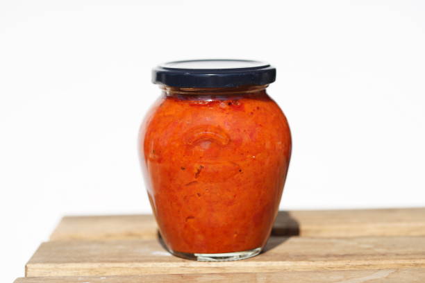 томатная паста в стеклянной банке - tomato sauce jar стоковые фото и изображения