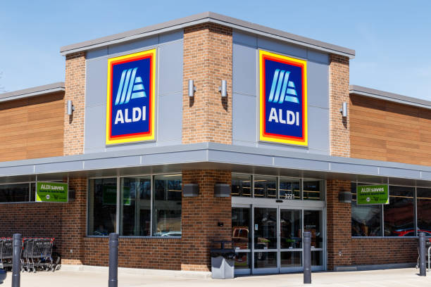Aldi Discount Supermarket. Aldi sells a range of grocery items, including produce, meat & dairy, at discount prices II stock photo