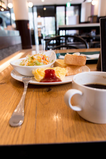 istock Omelette/salad/bread and coffee 1139390306