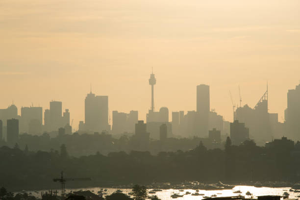 istock Sydney Hazy Silhouette 1139394156