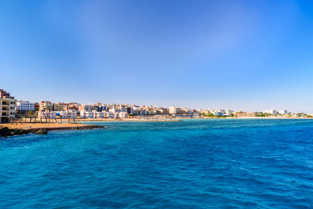 vista panorâmico na cidade de hurghada do mar vermelho - beautiful horizontal arabia hurghada - fotografias e filmes do acervo