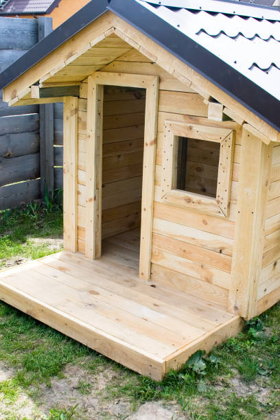 istock Children's play house wood 1139416006