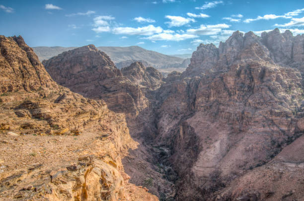 wadi araba en petra, jordania - álava fotografías e imágenes de stock