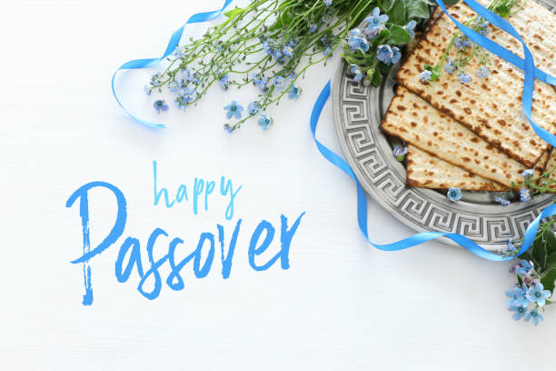 pesach feier konzept (jüdischen passahfest feiertage - matzo judaism traditional culture food stock-fotos und bilder