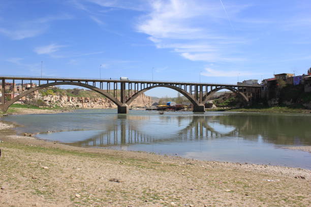 istock Iron bridge reflected in the tigris river 1139448382