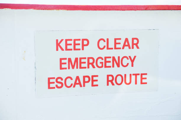 istock Emergency escape route sign 1139468944