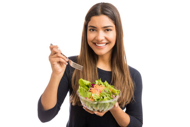 non mi stancherò mai di avere insalata - vegies vegetable healthy eating isolated foto e immagini stock