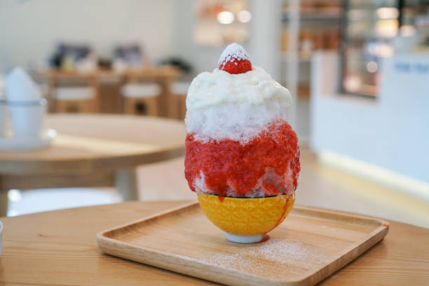 Strawberry kakigori