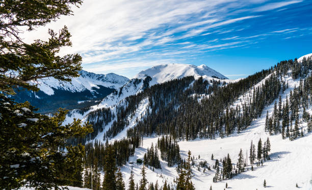 kachina peak taos nowy meksyk szeroki widok na dolinę - taos zdjęcia i obrazy z banku zdjęć