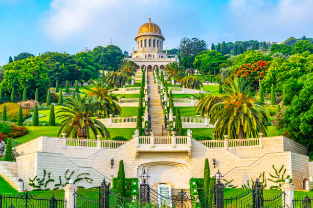 bellissimi giardini bahai ad haifa, israele - fountain formal garden ornamental garden water foto e immagini stock