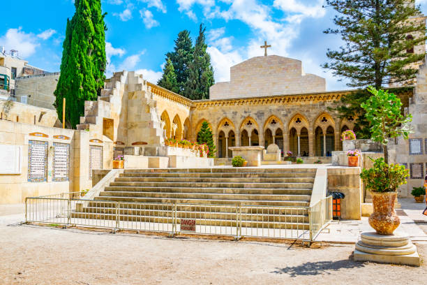 kościół pater noster w jerozolimie, izrael - jerusalem israel tree ancient zdjęcia i obrazy z banku zdjęć