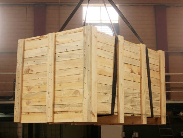 istock large wooden shipping box 1139651200