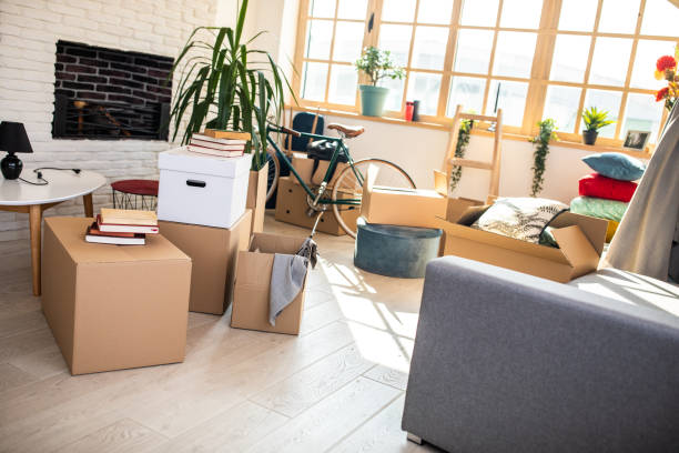 istock Unpacked boxes in a living room 1139702006