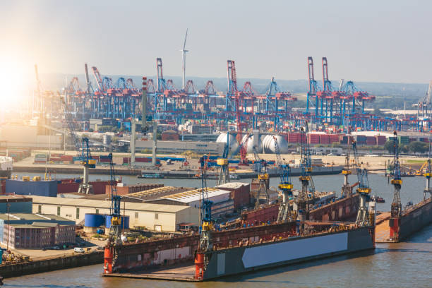 istock Industry Skyline in Hamburg 1139704611