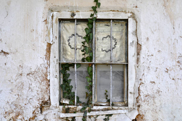 istock windows of an old abandoned ruinied buliding, image 1139712063