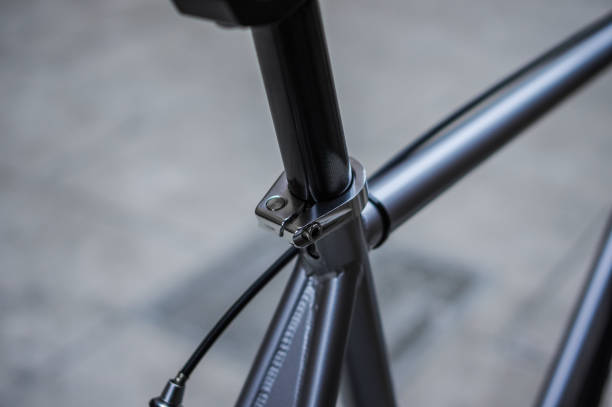 istock Silver fixed gear bike with black seat tube 1139724908
