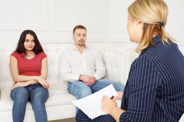 istock Young couple at a reception with a psychologist 1139733443