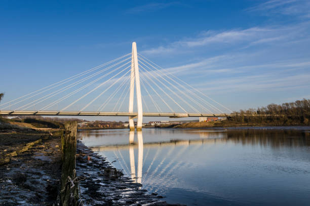 northern spire bridge a sunderland, inghilterra nord-orientale - sunderland foto e immagini stock